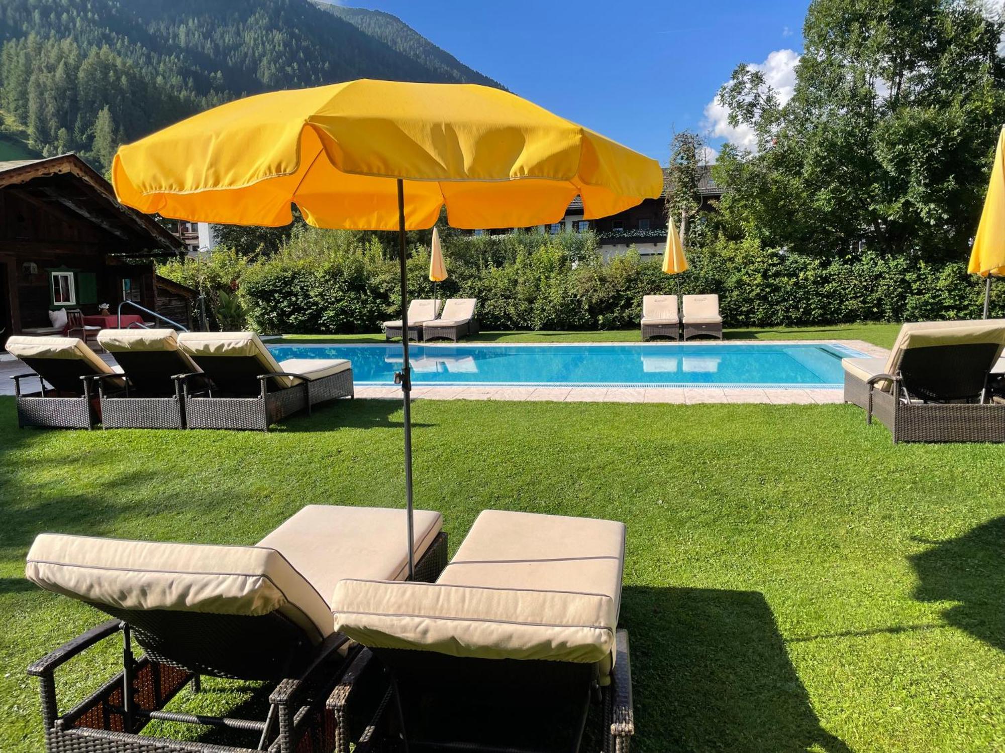 Alpenhotel Tirolerhof Neustift im Stubaital Exterior foto