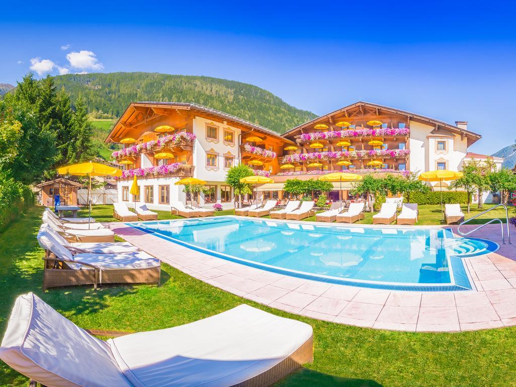 Alpenhotel Tirolerhof Neustift im Stubaital Exterior foto